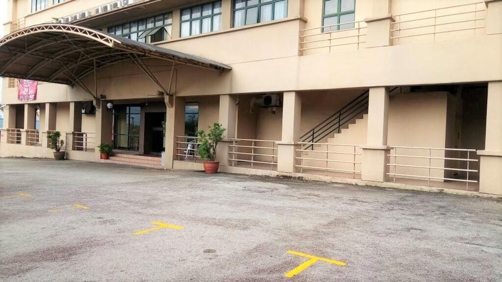 Hotel Sri Sutra - Bandar Sri Damansara สุไหงบูโละห์ ภายนอก รูปภาพ