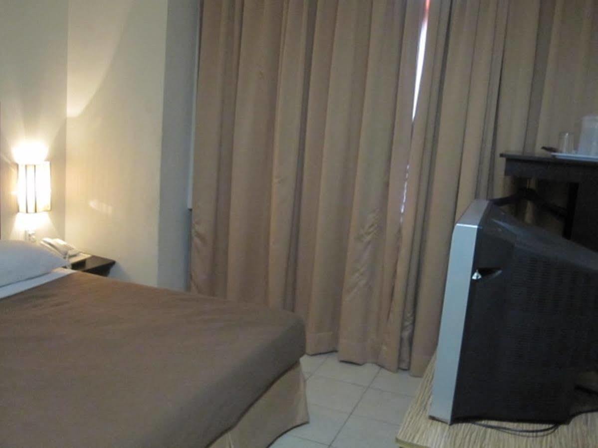 Hotel Sri Sutra - Bandar Sri Damansara สุไหงบูโละห์ ภายนอก รูปภาพ